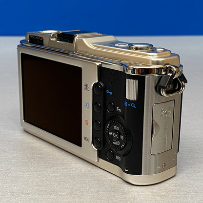 Olympus Pen E-P1 (Corpo) - 12.3MP