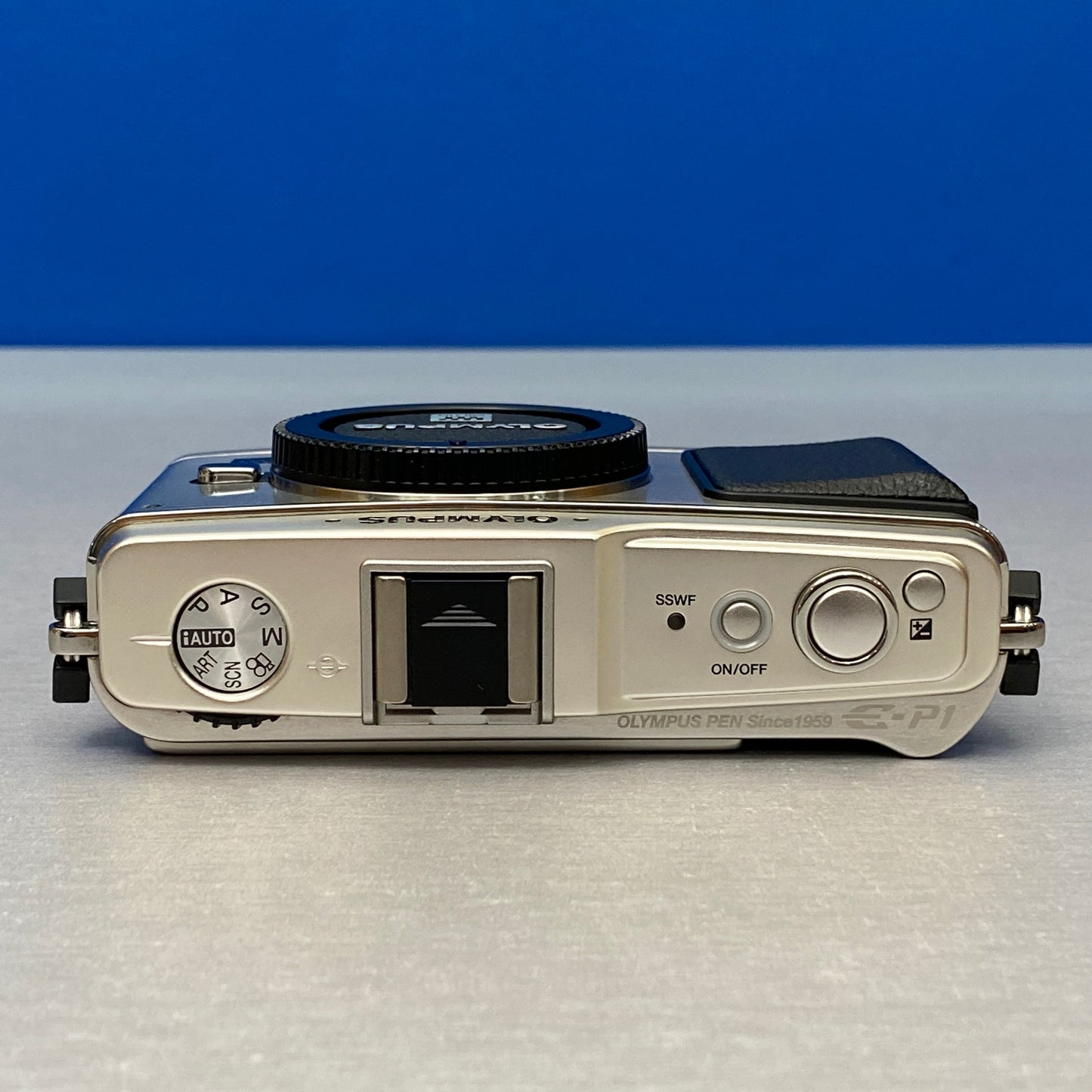 Olympus Pen E-P1 (Corpo) - 12.3MP