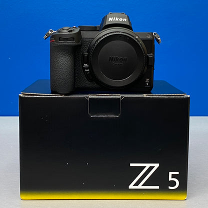 Nikon Z5 (Corpo) - 24.3MP