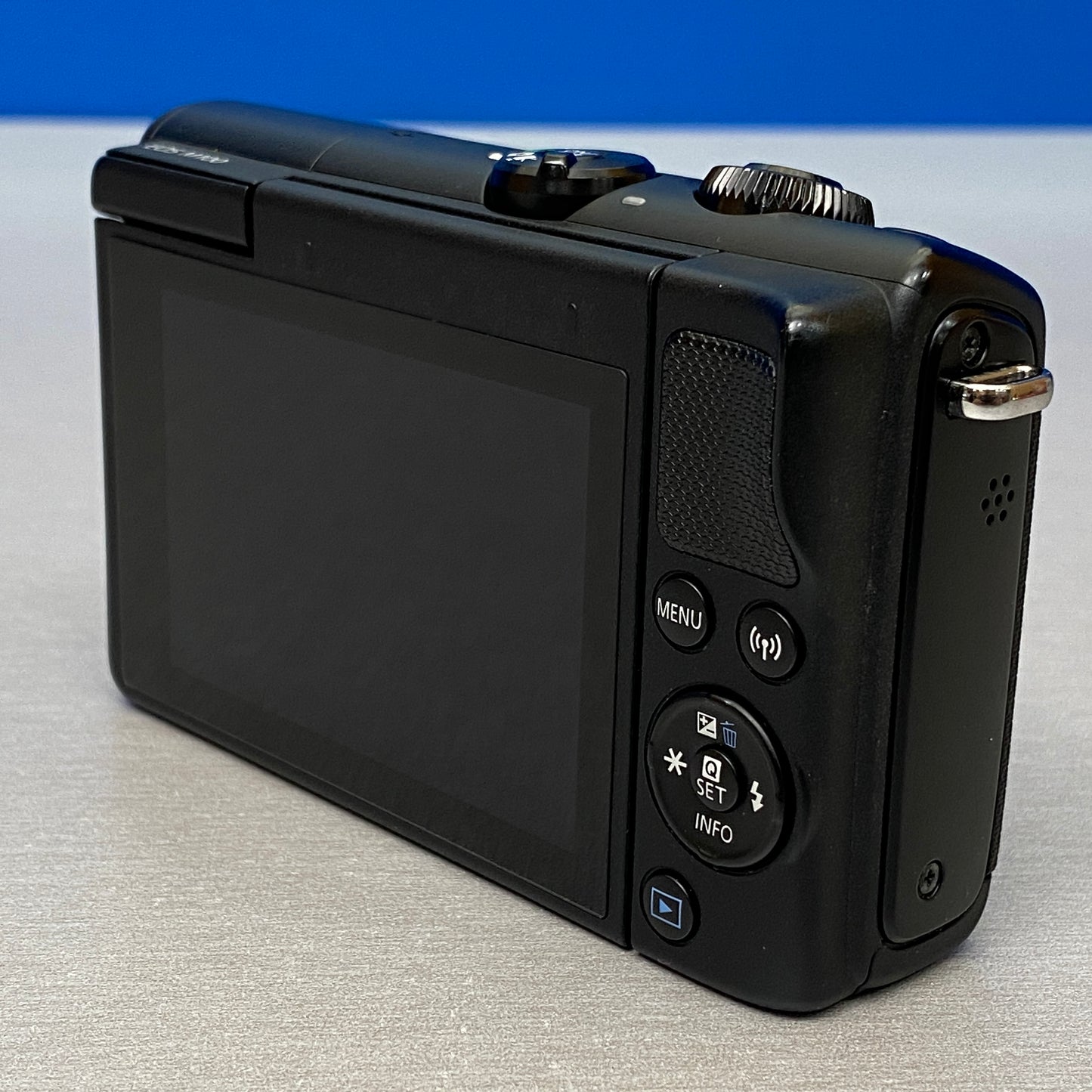Canon EOS M100 (Corpo) - 24.2MP