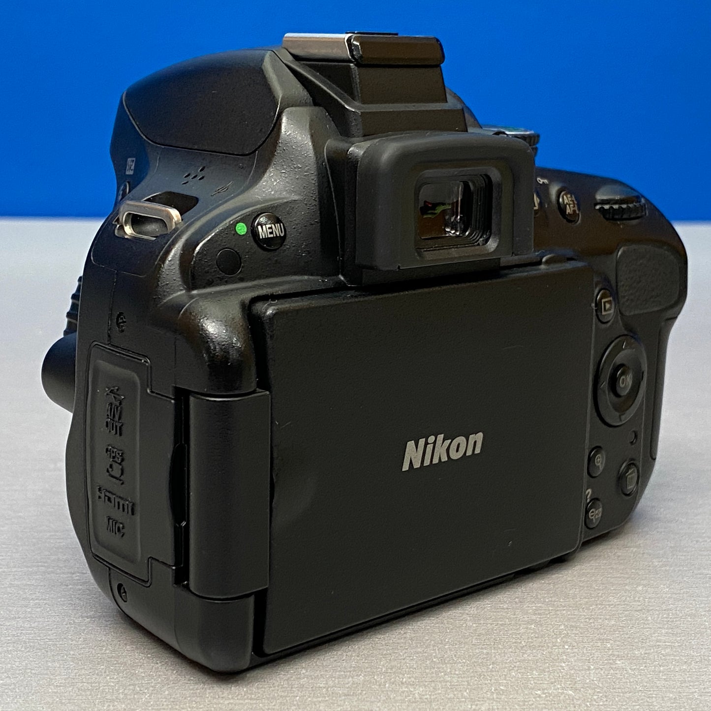 Nikon D5100 (Corpo) - 16.2MP