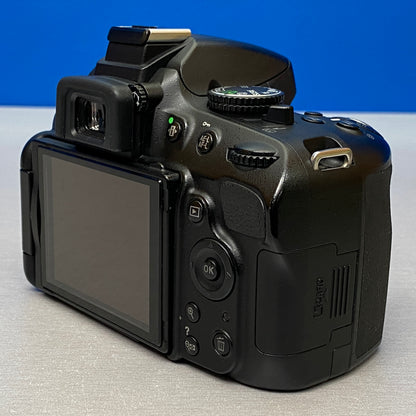 Nikon D5100 (Corpo) - 16.2MP