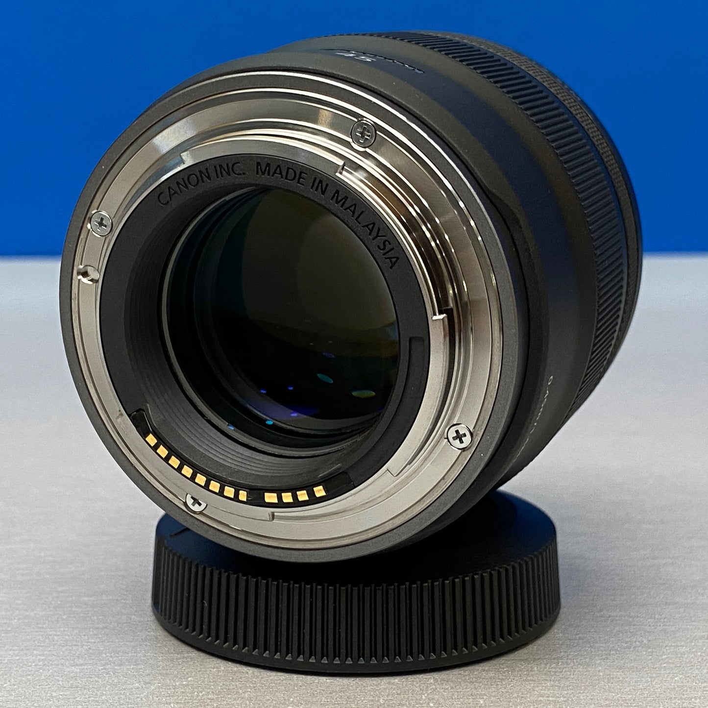 Canon RF 45mm f/1.2 STM