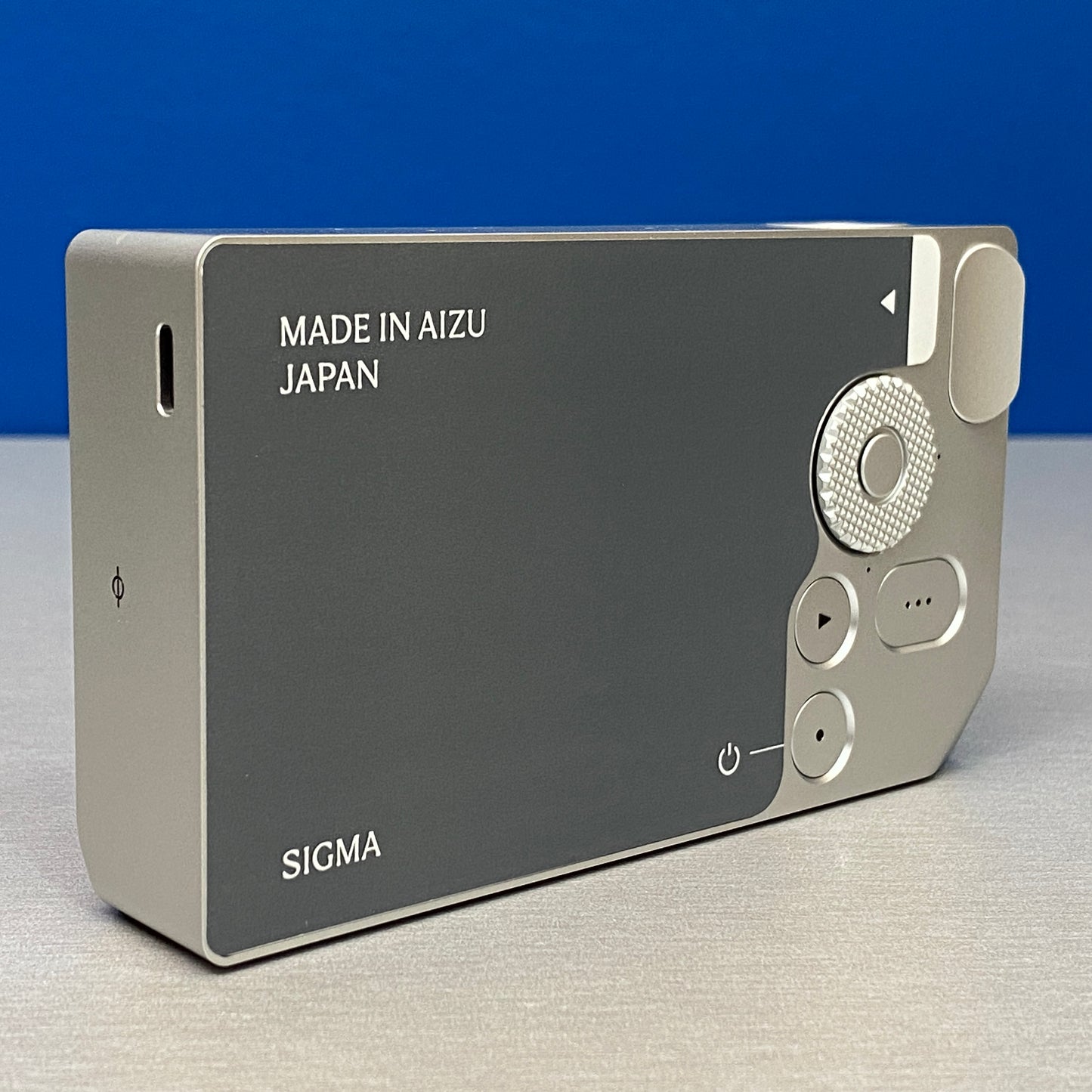 Sigma BF (Corpo) - 24.6MP - NOVA