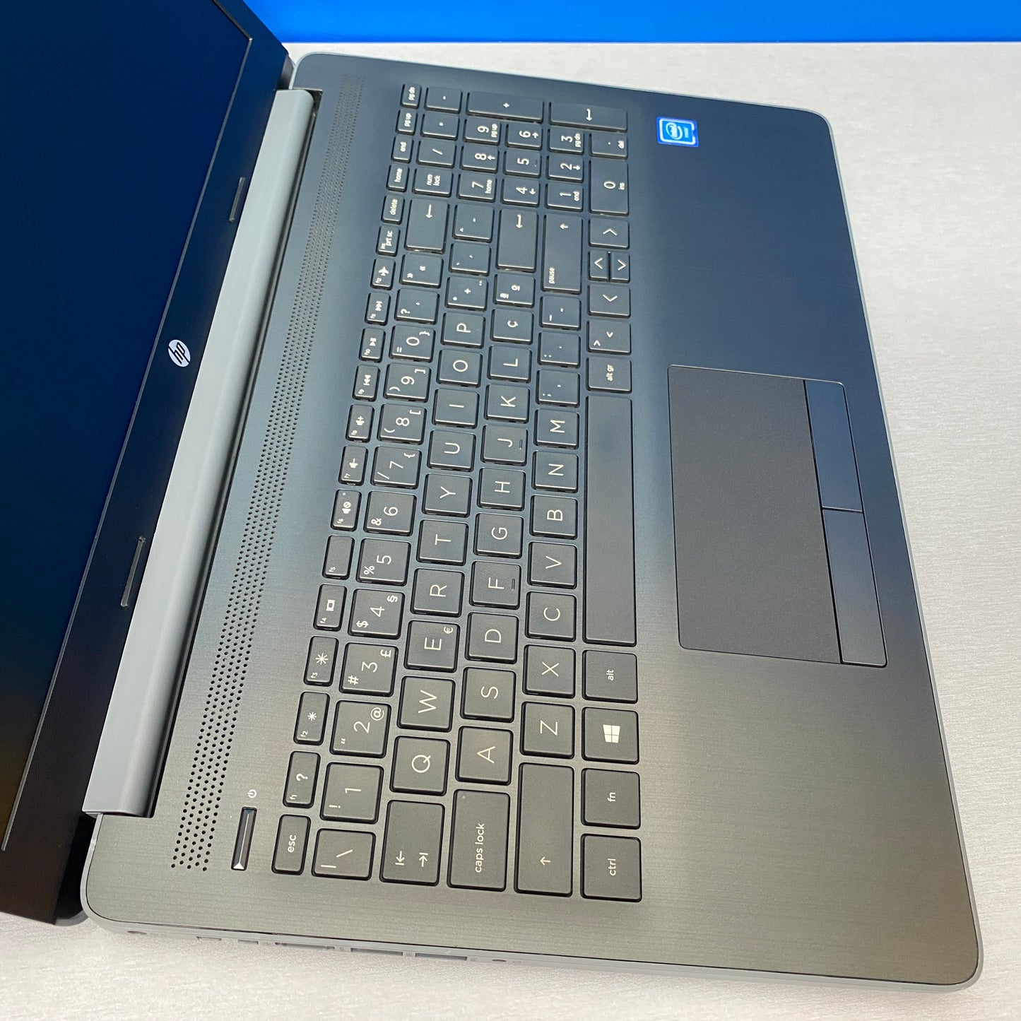 HP 15-DA0036NP | 15.6" HD (Celeron N4000/8GB/256GB SSD)