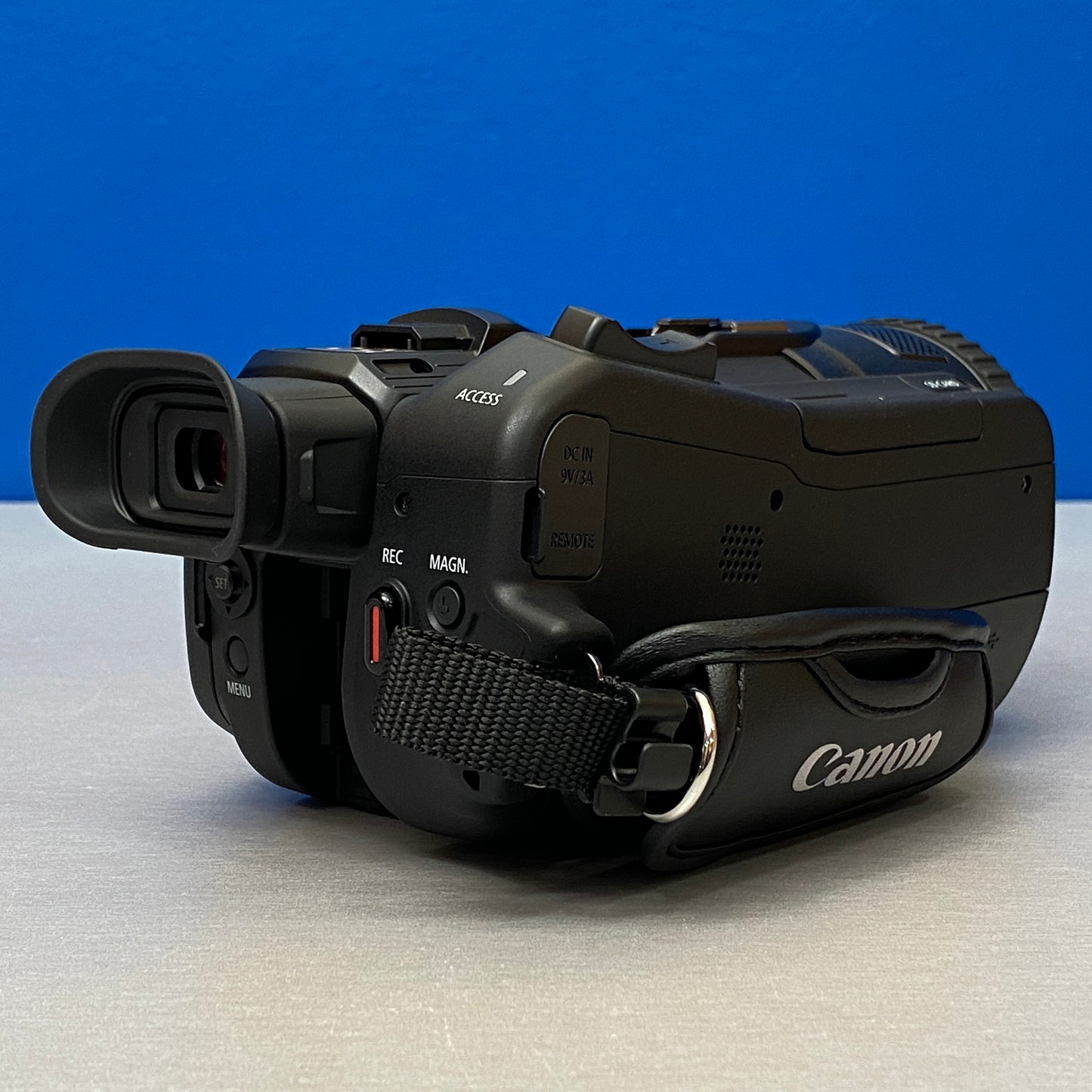 Canon XA70 | 4K | 15x Optical Zoom | NOVA