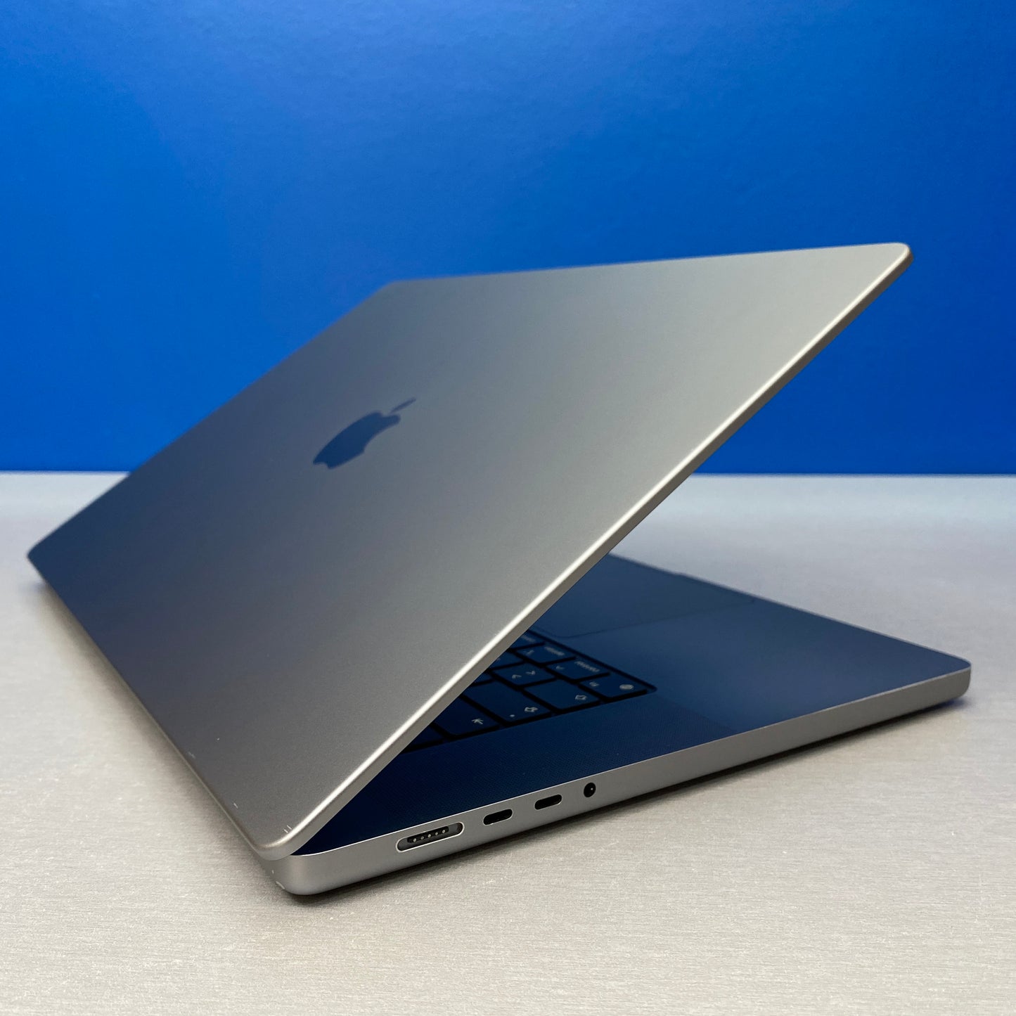 Apple MacBook Pro 16" (2021) - M1 Pro 10-Cores/16GB/512GB SSD