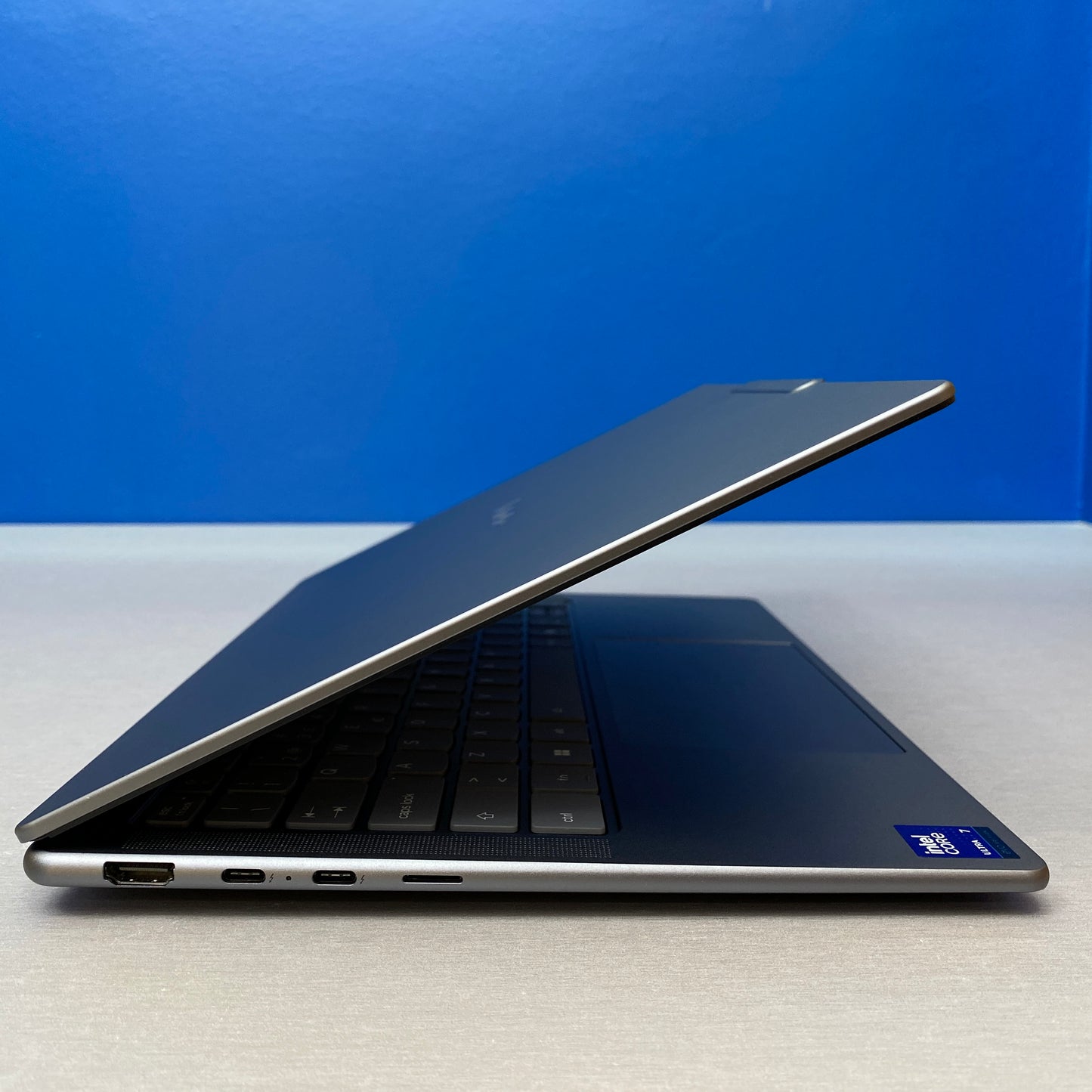 Lenovo Yoga Slim 7 14ILL10 | 14" OLED (Ultra 7 256V/16GB/1TB)