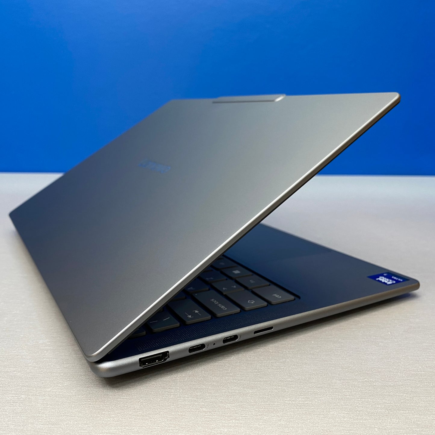 Lenovo Yoga Slim 7 14ILL10 | 14" OLED (Ultra 7 256V/16GB/1TB)