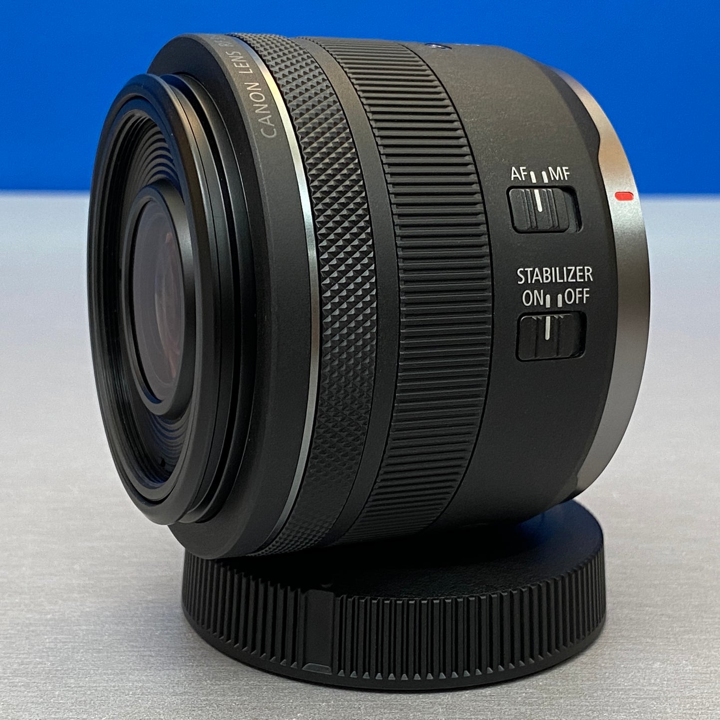Canon RF 35mm f/1.8 Macro IS STM