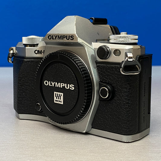 Olympus OM-D E-M5 Mark II (Corpo) - 16.1MP