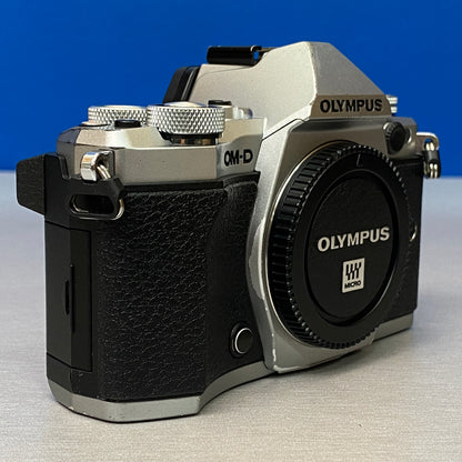 Olympus OM-D E-M5 Mark II (Corpo) - 16.1MP