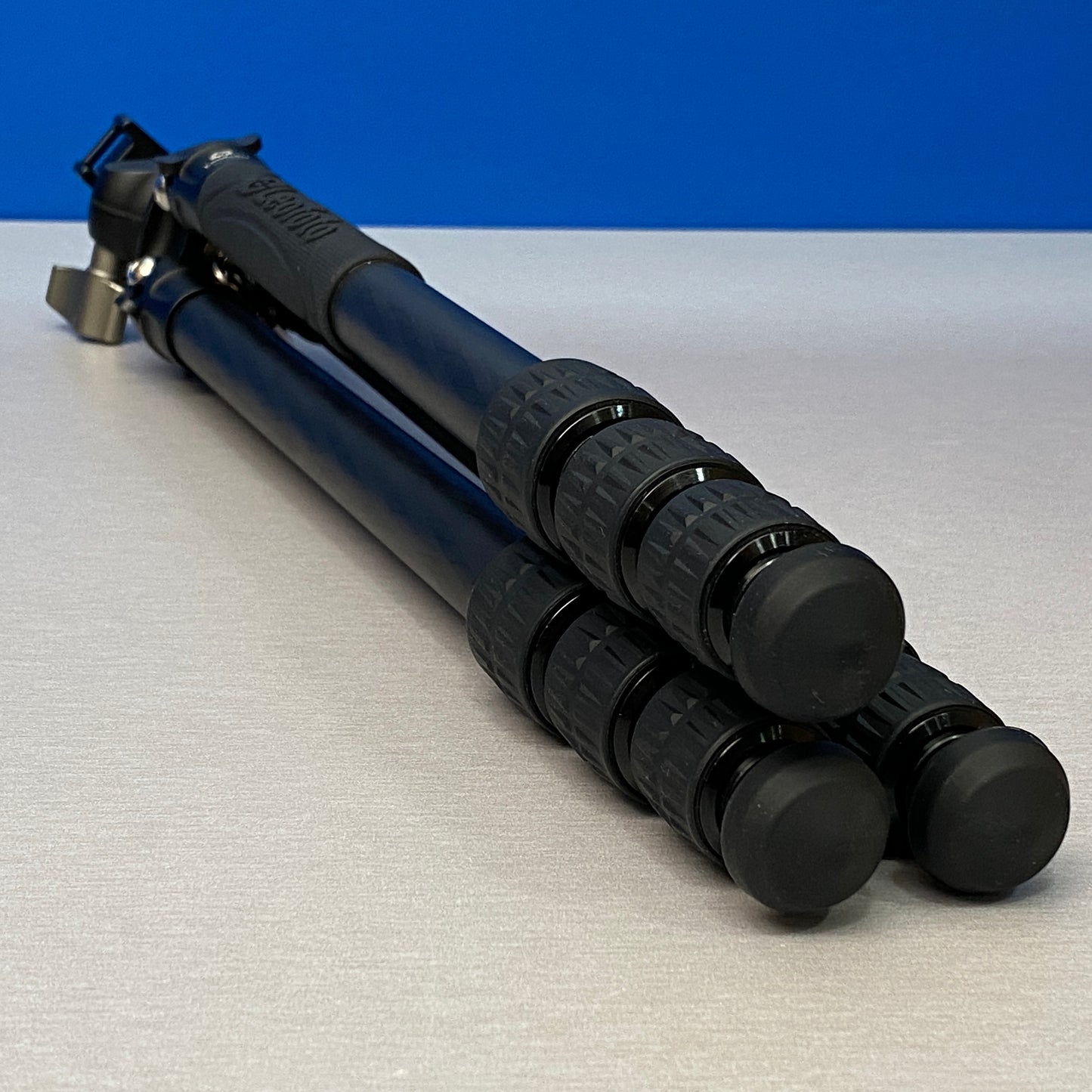Tripé de Carbono Leofoto Ranger EF-224C + LH-25 (910g)