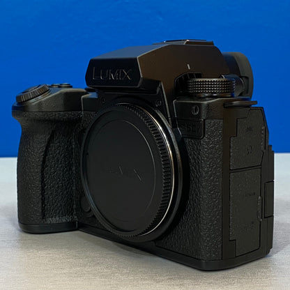 Panasonic Lumix DC-S5 IIX (Corpo) - 24.2MP | NOVA