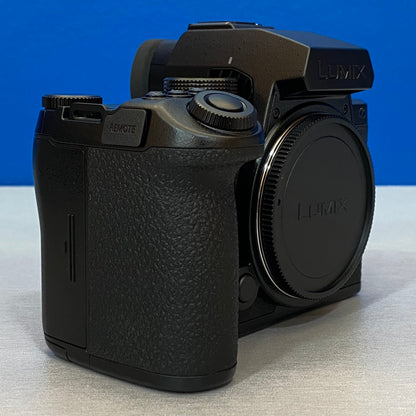 Panasonic Lumix DC-S5 IIX (Corpo) - 24.2MP | NOVA