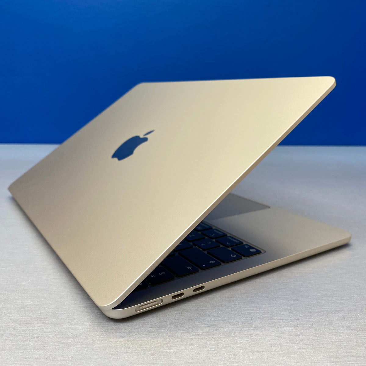 Apple MacBook Air 13.6" | 2025 | M4 10-Cores | 16GB | 512GB | Starlight