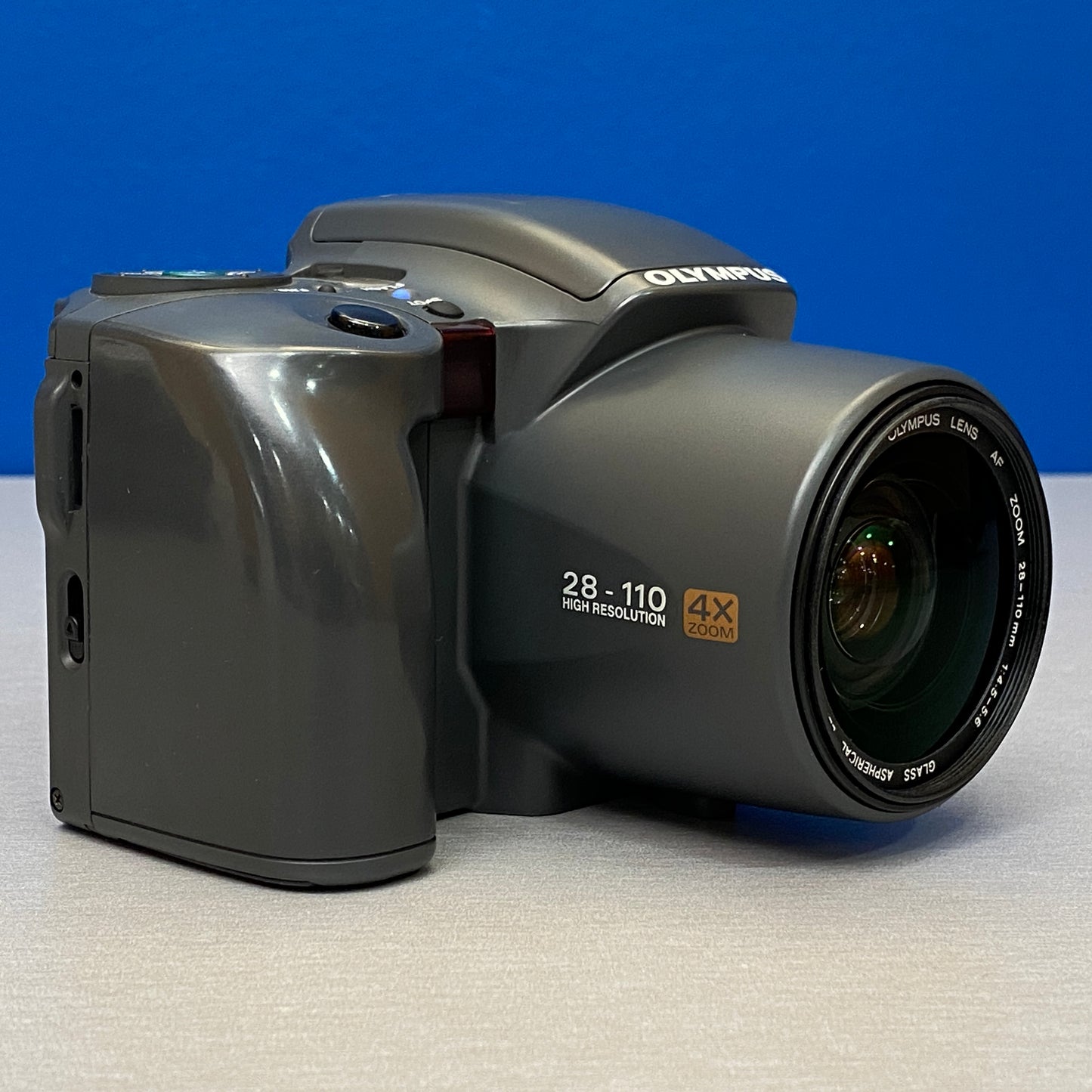 Olympus IS-100 (AF 28-110mm f/4.5-5.6)