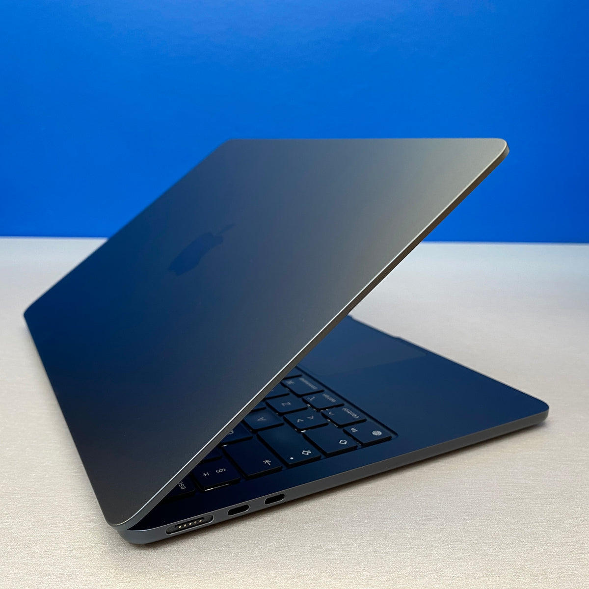 Apple MacBook Air 13.6" (2024) - M3 8-Cores/24GB/512GB SSD