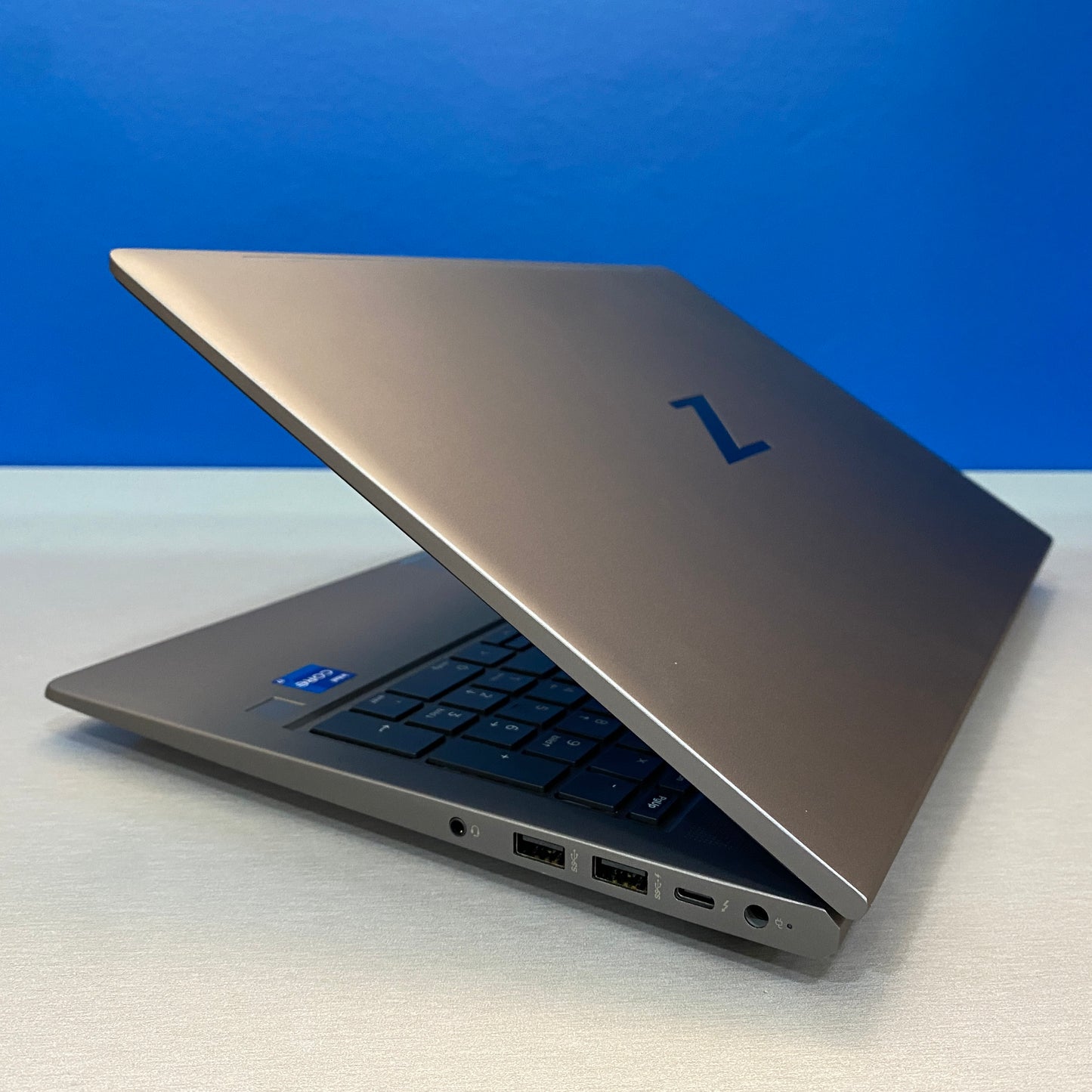 HP ZBook Power 15 G8 - 15.6" 4K (i7-11800H/16GB/512GB/RTX A2000 4GB)