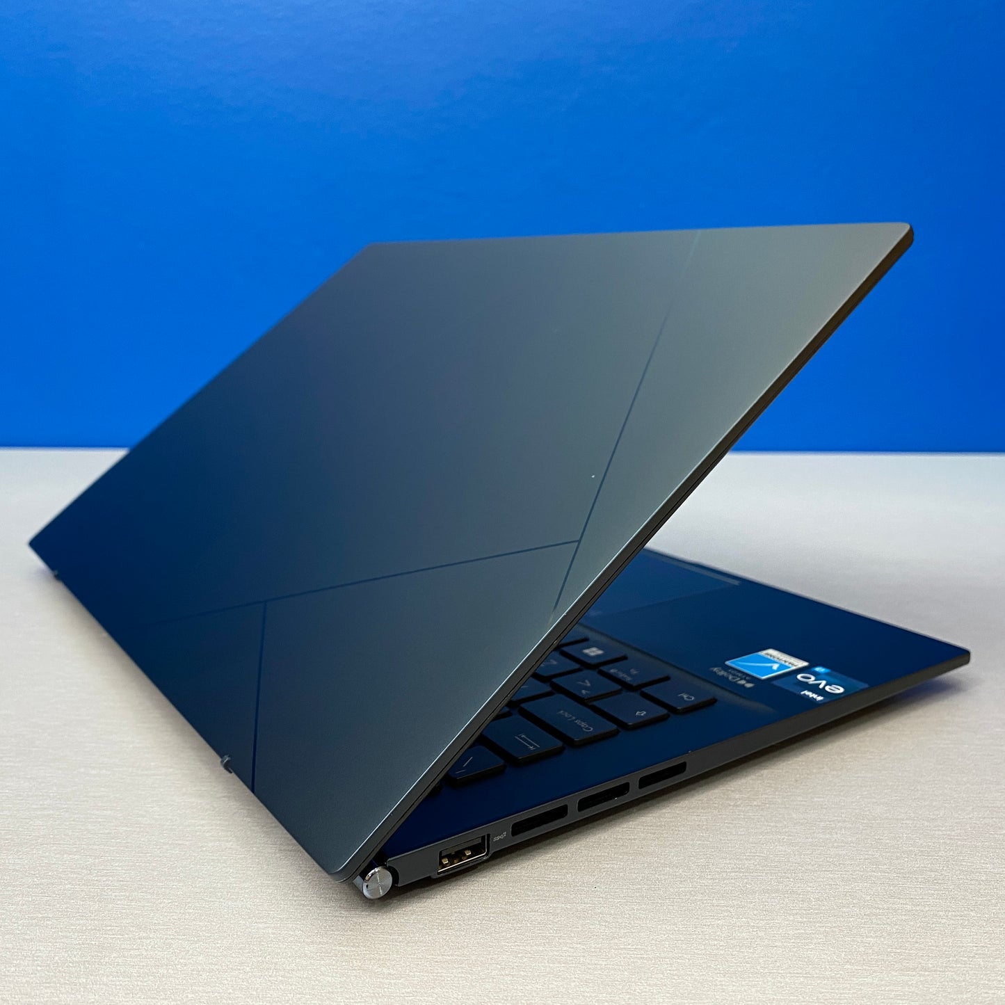 ASUS ZenBook UX3402ZA | 14" OLED 2.8K | i7-1260P 12-Cores | 16GB | 1TB