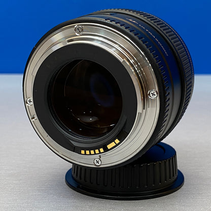 Canon EF 85mm f/1.8 USM