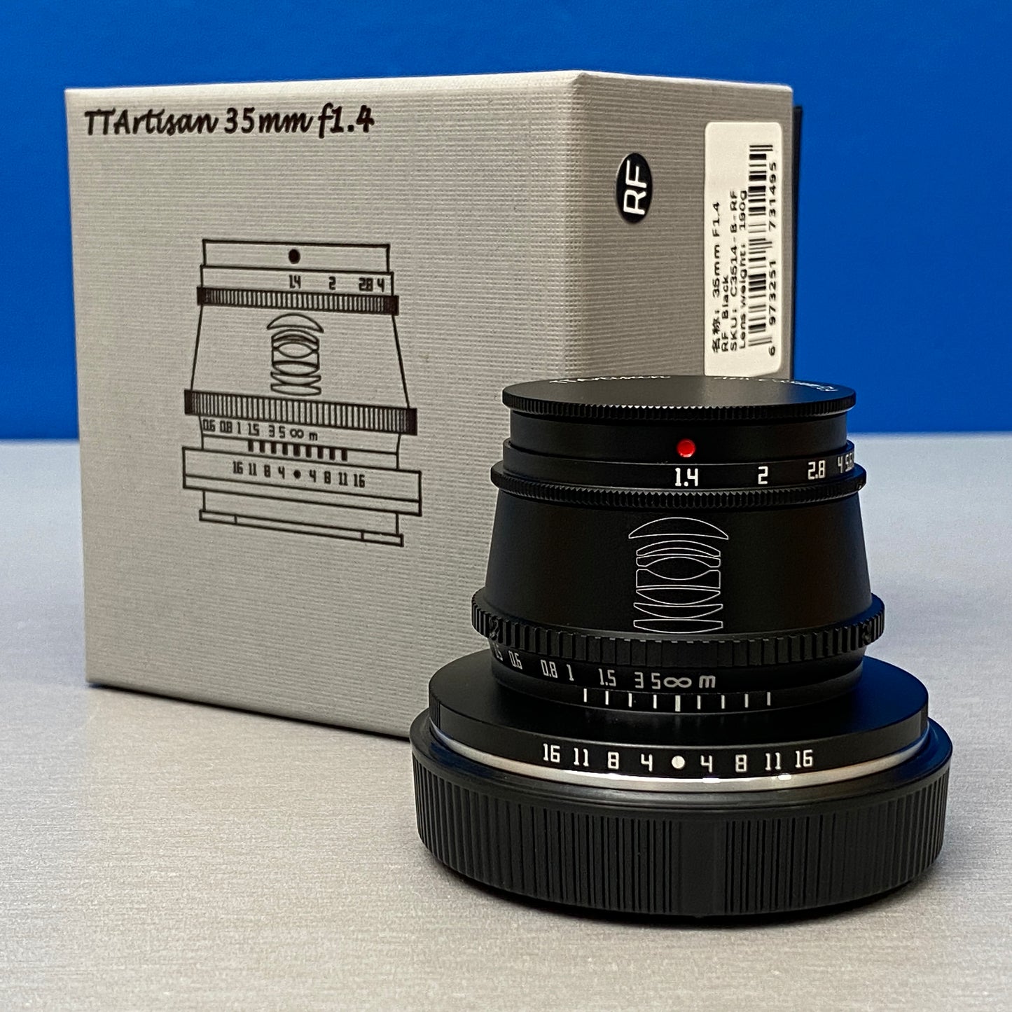 TTArtisan 35mm f/1.4 | Canon RF-S | NOVA