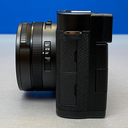 Panasonic Lumix L10 | 20.4MP | Black | NOVA