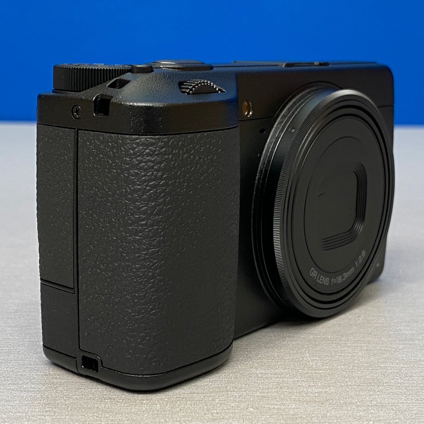 Ricoh GR IV HDF (25.7MP) | NOVA