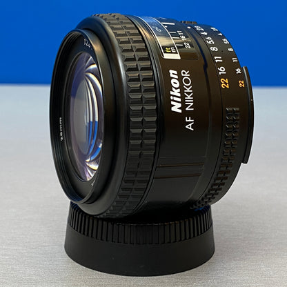 Nikon AF Nikkor 28mm f/2.8 D