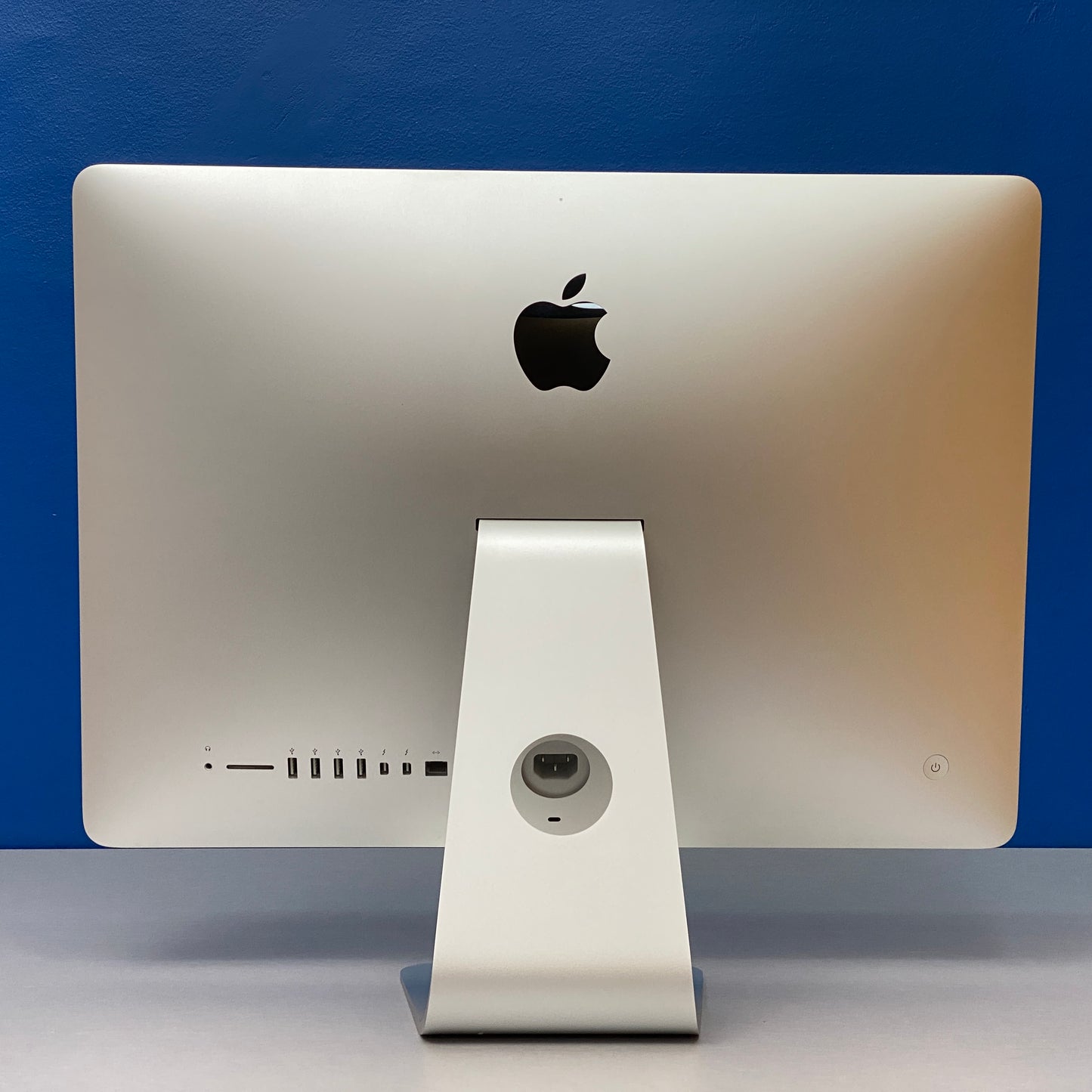 Apple iMac 21.5" - A1418 - Late 2015 | i5-5250U/8GB/256GB SSD