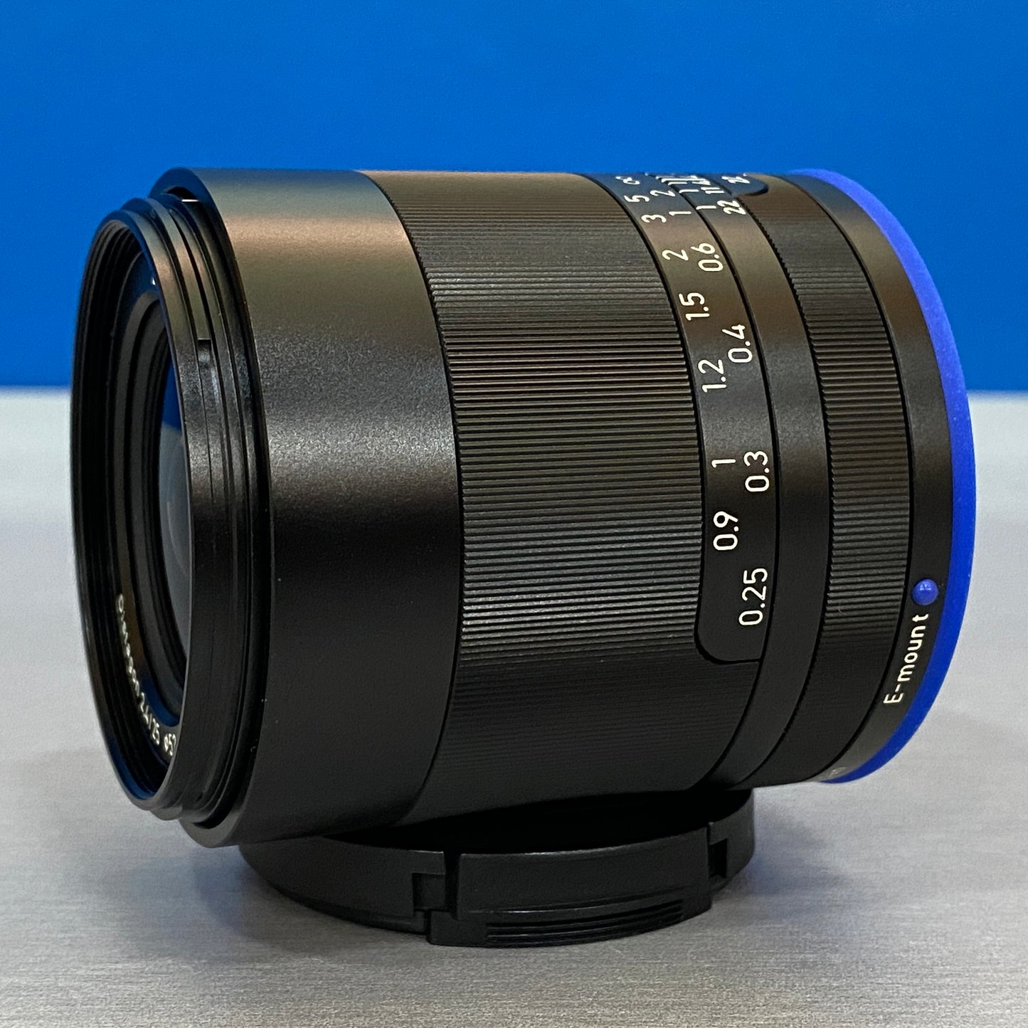 ZEISS Loxia 25mm f/2.4 Distagon T*