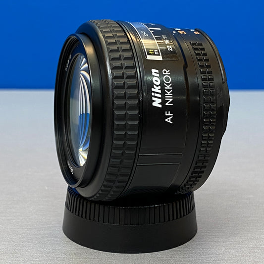 Nikon AF Nikkor 28mm f/2.8 D