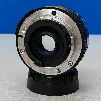 Nikon AF Nikkor 28mm f/2.8 D