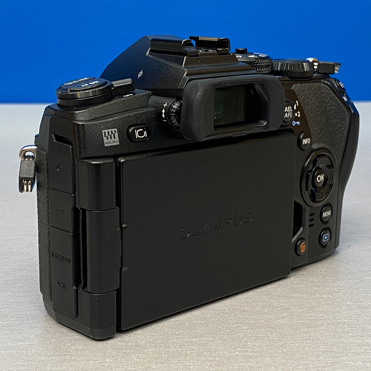 Olympus OM-D E-M1 Mark II (Corpo) - 20.4MP