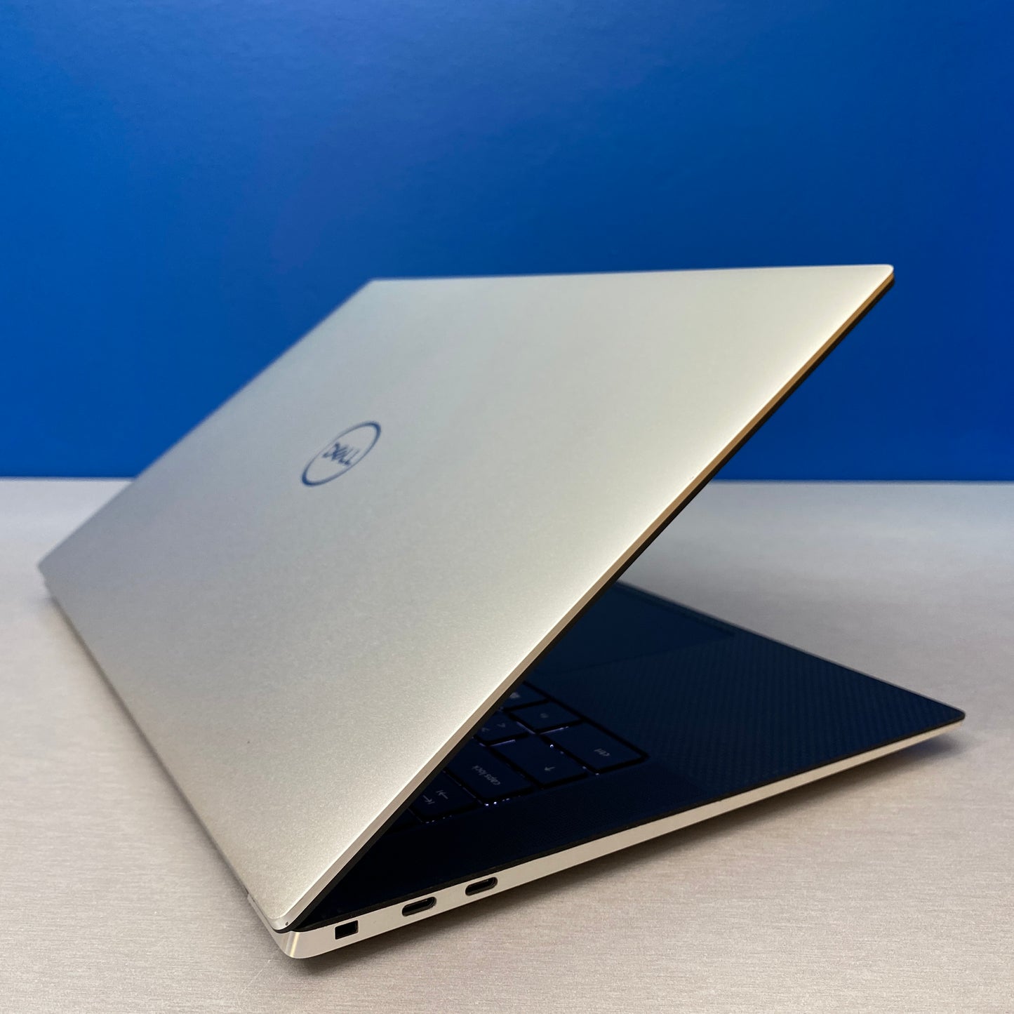 Dell XPS 9510 | 15.6" FHD+ | i7-11800H | 64GB | 1TB SSD | RTX 3050 Ti 4GB