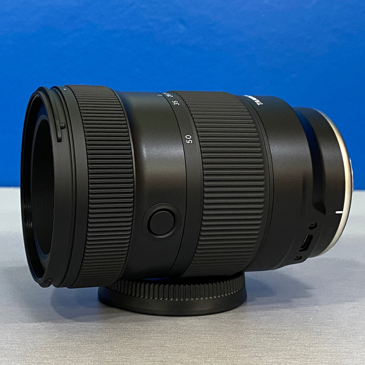 Tamron 17-50mm f/4 Di III VXD (NOVA)