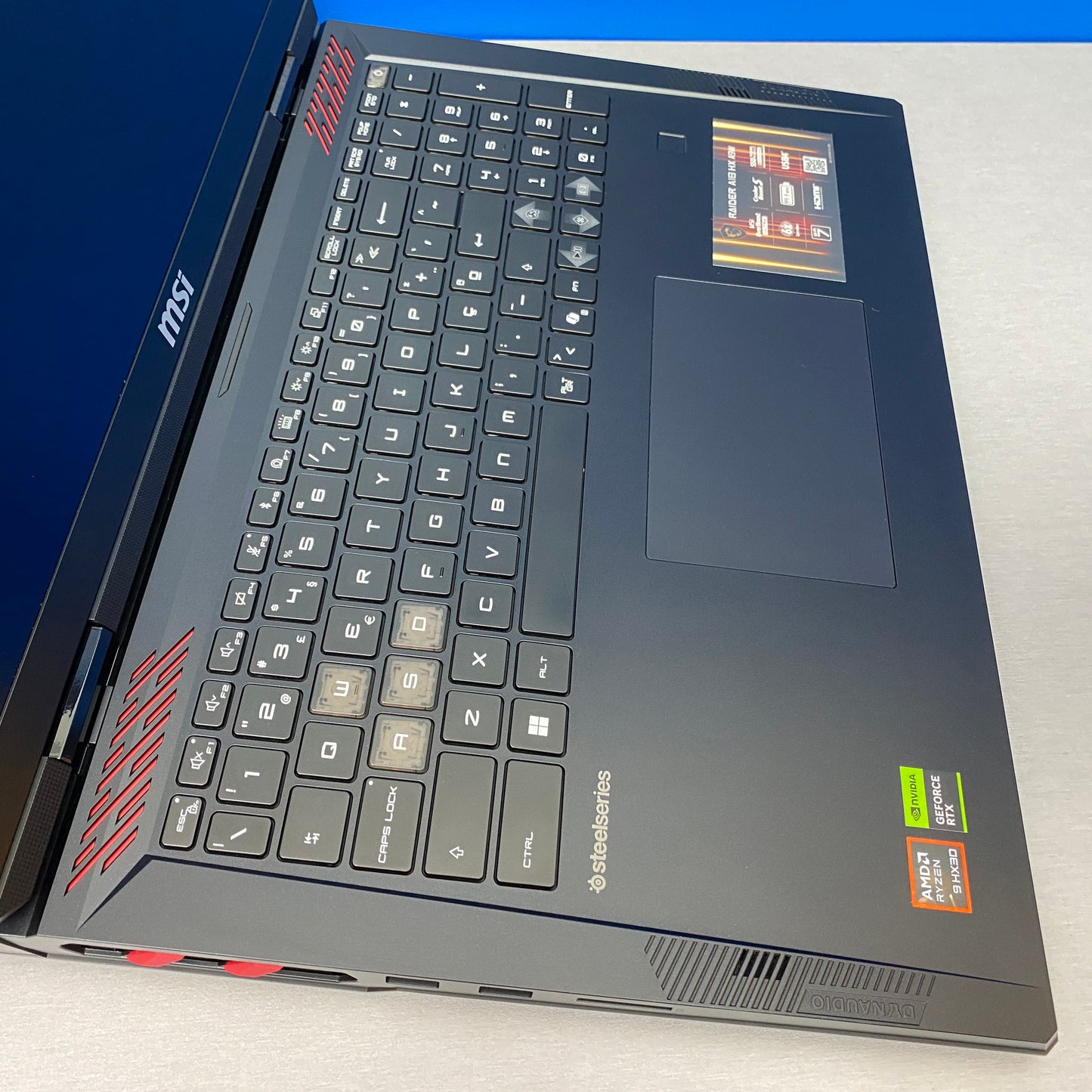 MSI Raider A18 - 18" 4K 120Hz | Ryzen 9 9955HX3D | 64GB | 2TB SSD | RTX 5080 16GB