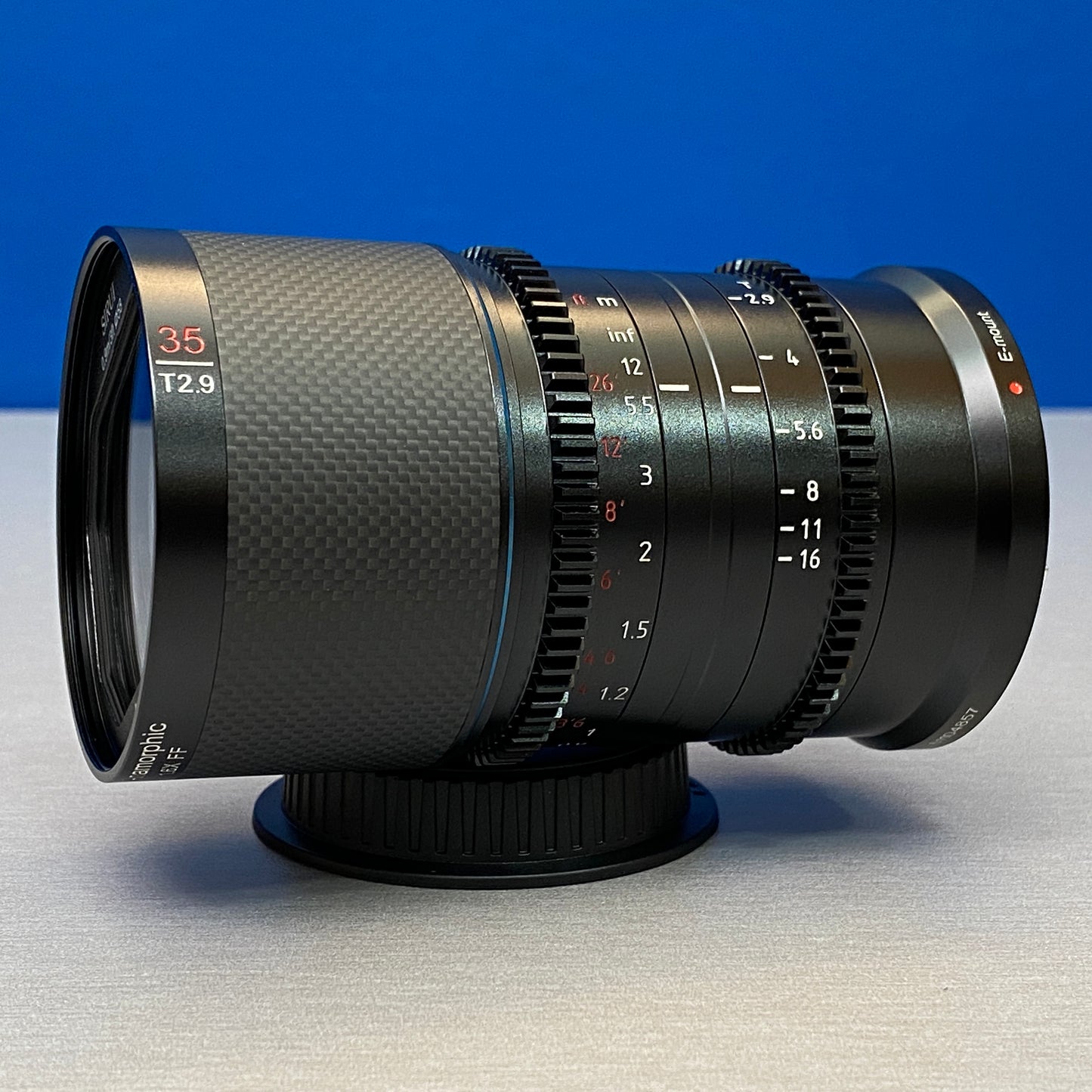 SIRUI Saturn 35mm T2.9 1.6x Anamorphic (Carbon Fiber) - NOVA