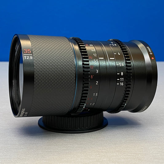 SIRUI Saturn 35mm T2.9 1.6x Anamorphic (Carbon Fiber) - NOVA