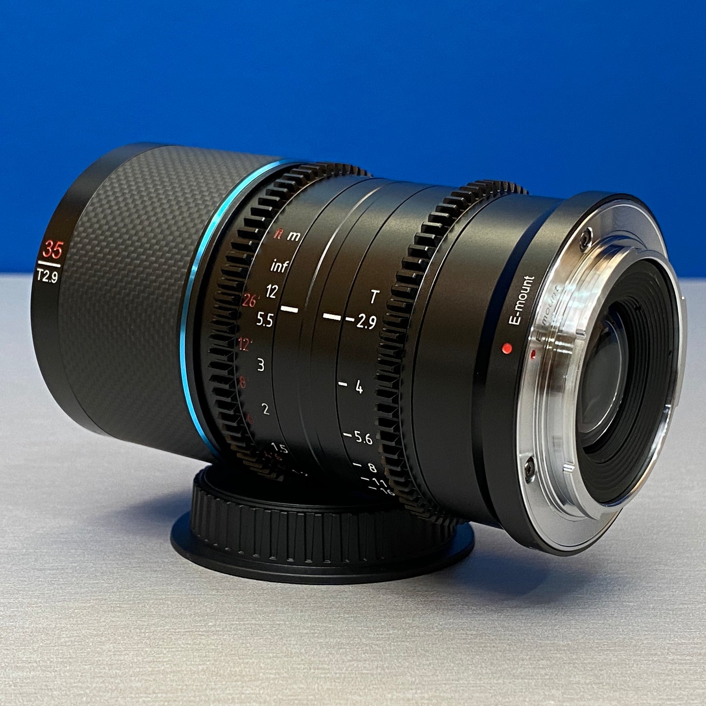 SIRUI Saturn 35mm T2.9 1.6x Anamorphic (Carbon Fiber) - NOVA