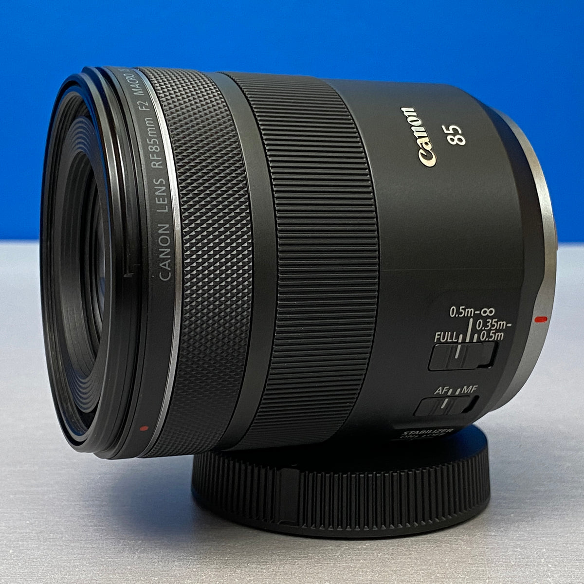 Canon RF 85mm f/2 Macro IS STM