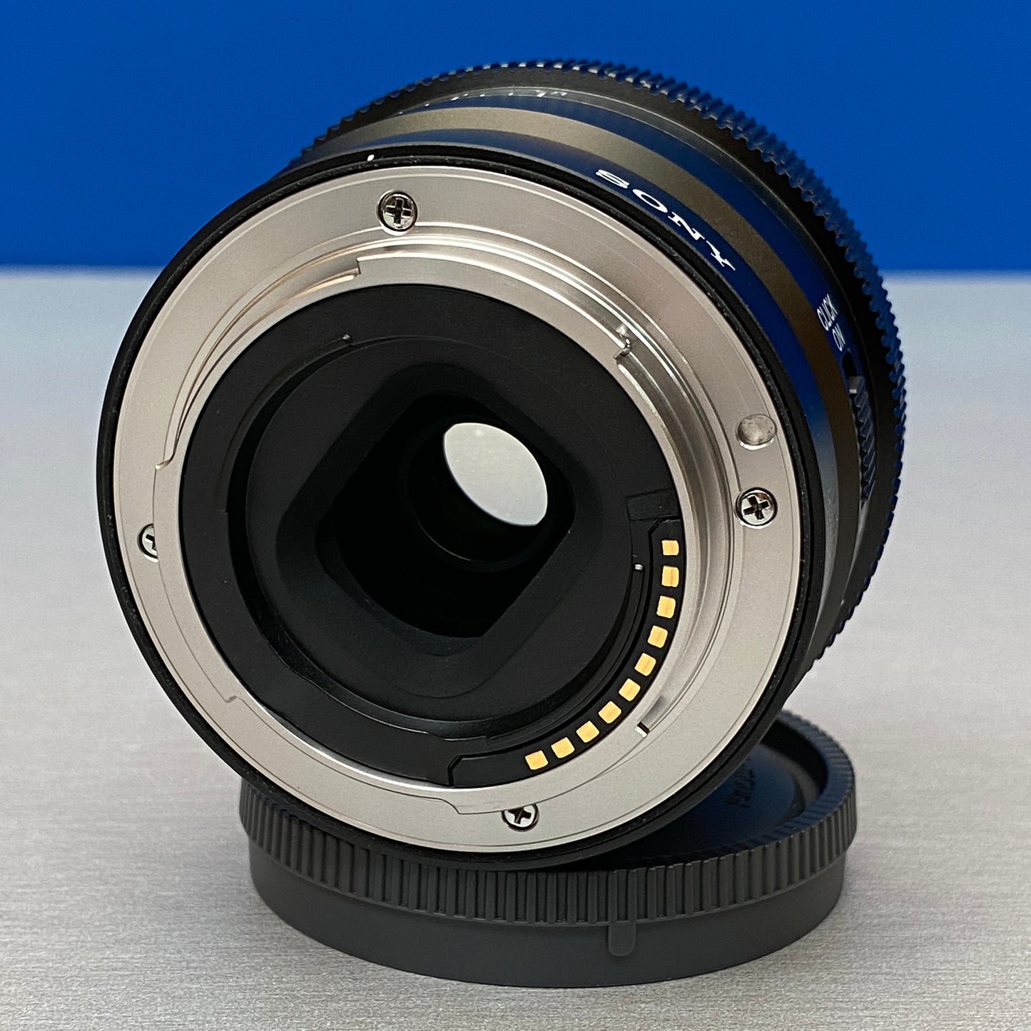 Sony FE 24mm f/2.8 G