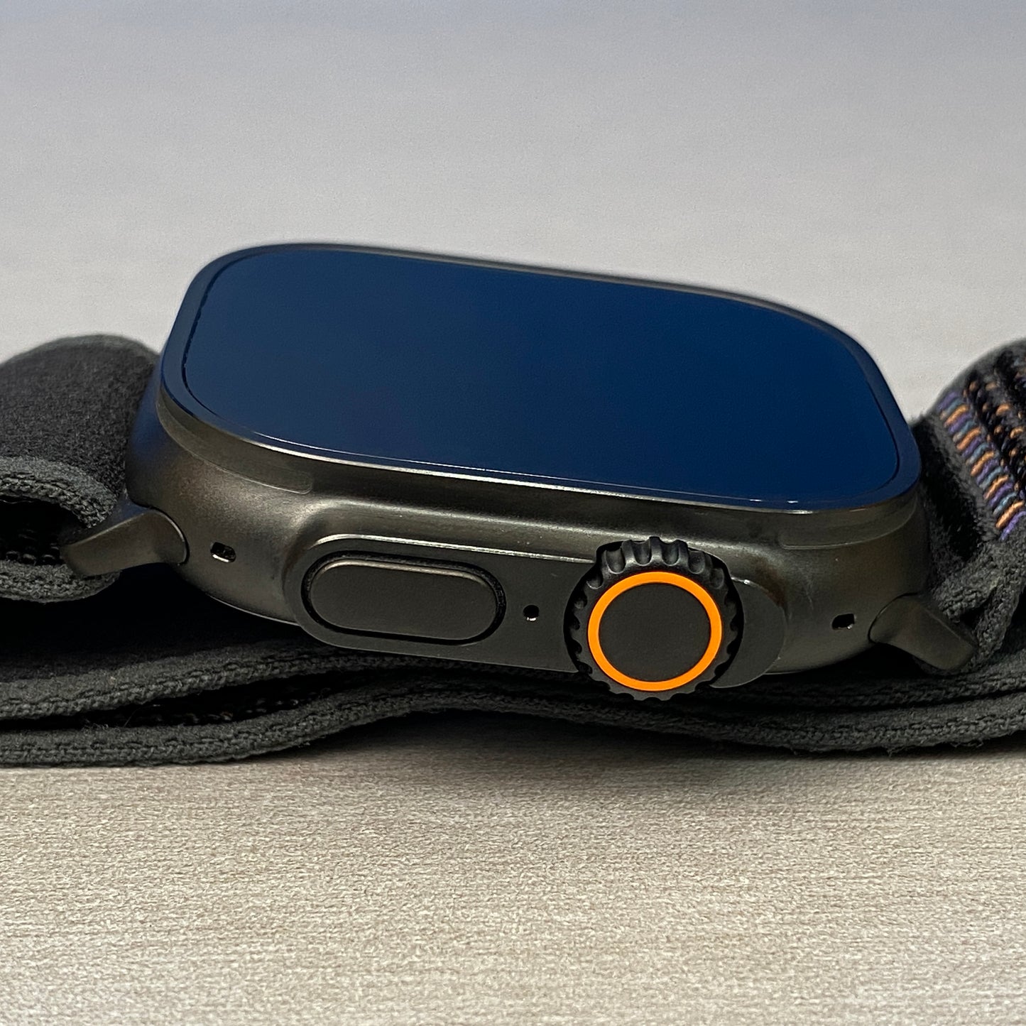 Apple Watch Ultra 2 (Titanium Black) - 49mm - Black Trail Loop