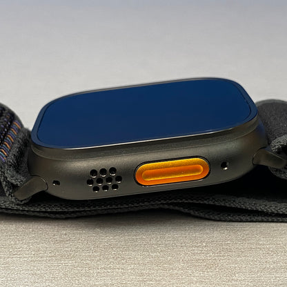Apple Watch Ultra 2 (Titanium Black) - 49mm - Black Trail Loop