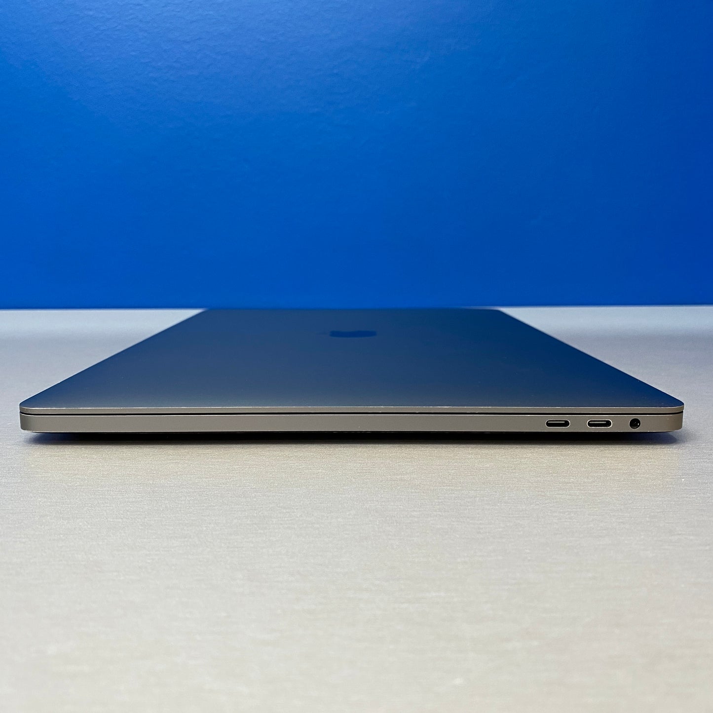 Apple MacBook Pro 16" - A2141 (i7/16GB/512GB SSD/Radeon Pro 5300M 4GB)