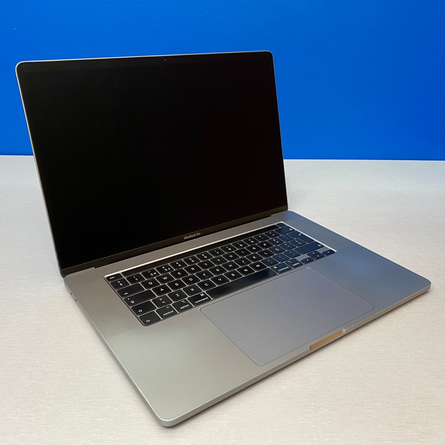Apple MacBook Pro 16" | A2141 | i7 | 16GB | 512GB SSD | Radeon Pro 5300M 4GB
