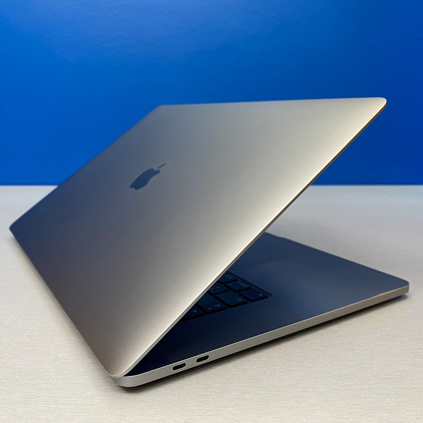 Apple MacBook Pro 16" | A2141 | i7 | 16GB | 512GB SSD | Radeon Pro 5300M 4GB
