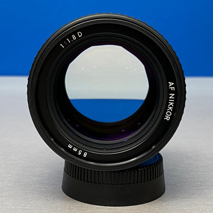 Nikon AF Nikkor 85mm f/1.8 D