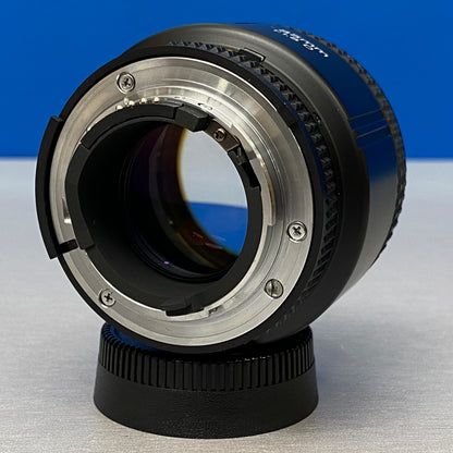 Nikon AF Nikkor 85mm f/1.8 D
