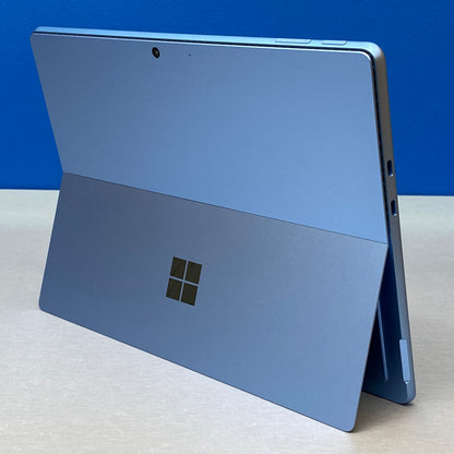 Microsoft Surface Pro 11 | 13" OLED | Snapdragon X Elite 12-Cores | 16GB | 1TB | NOVO